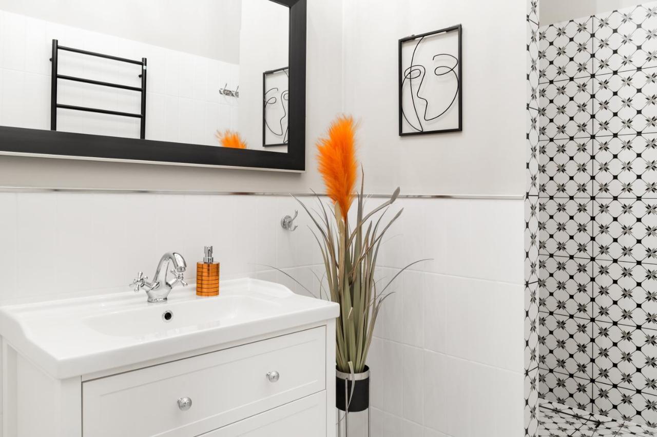 Glamorous Apartment In Heart Of Old Town Krakau Buitenkant foto