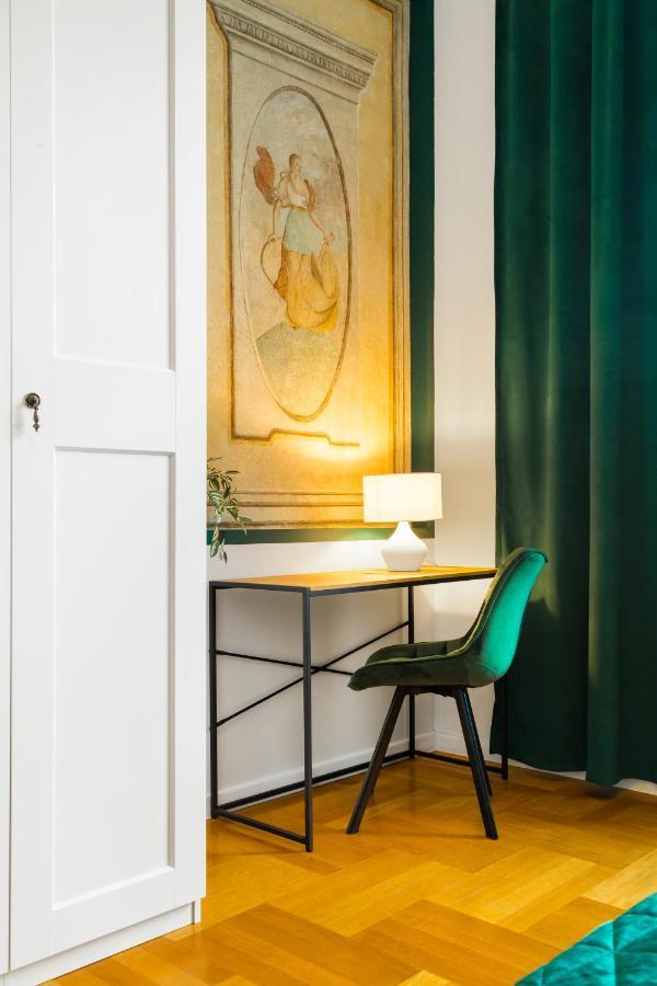 Glamorous Apartment In Heart Of Old Town Krakau Buitenkant foto